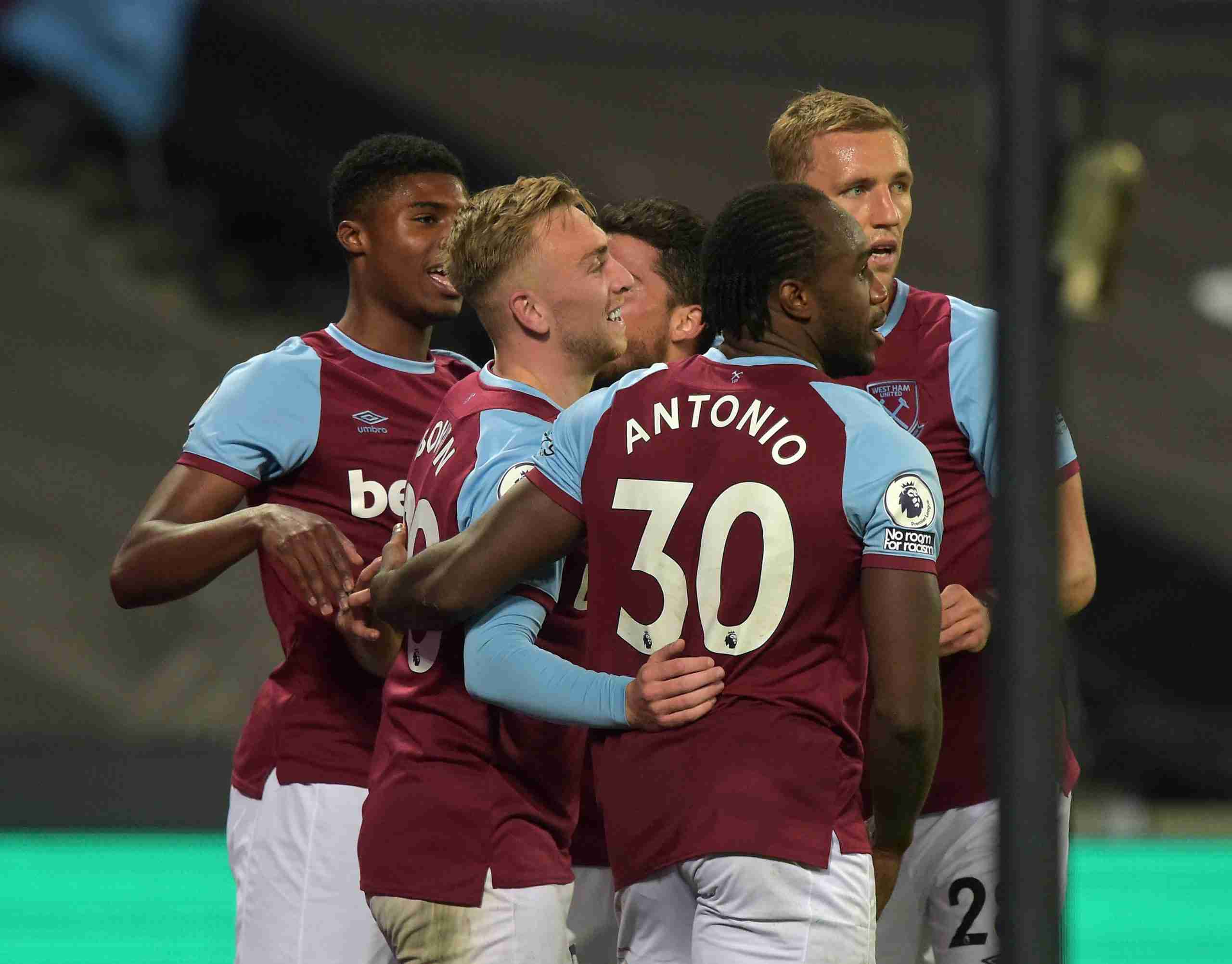 West Ham Makes Formal Offer For Southampton's Walker-Peters West Ham Makes Formal Offer For Southampton's Walker-Peters