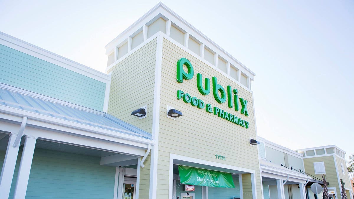 When Is Memorial Day 2025? Florida Store Hours (Publix, Walmart, Etc.) When Is Memorial Day 2025? Florida Store Hours (Publix, Walmart, Etc.)