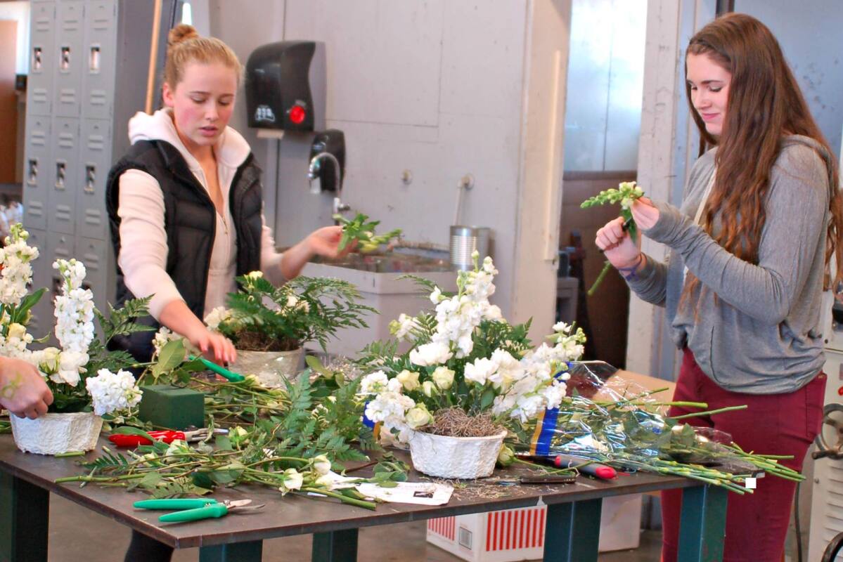 Wigan And Leigh College Students' Floral Designs On Display At Local Flower Show Wigan And Leigh College Students' Floral Designs On Display At Local Flower Show
