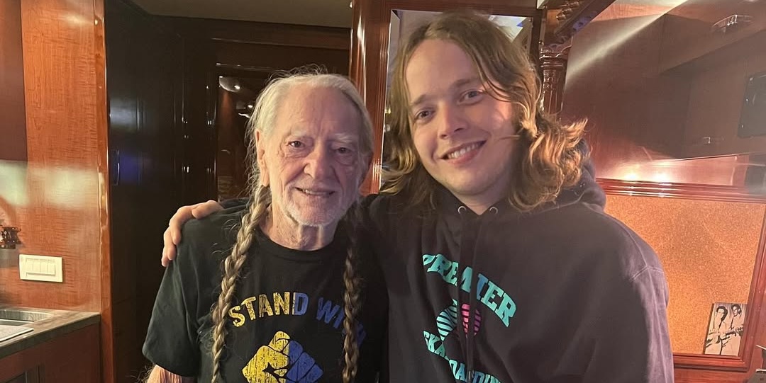 Willie Nelson's Outlaw Music Festival: Bob Dylan & Billy Strings In Portland Willie Nelson's Outlaw Music Festival: Bob Dylan & Billy Strings In Portland
