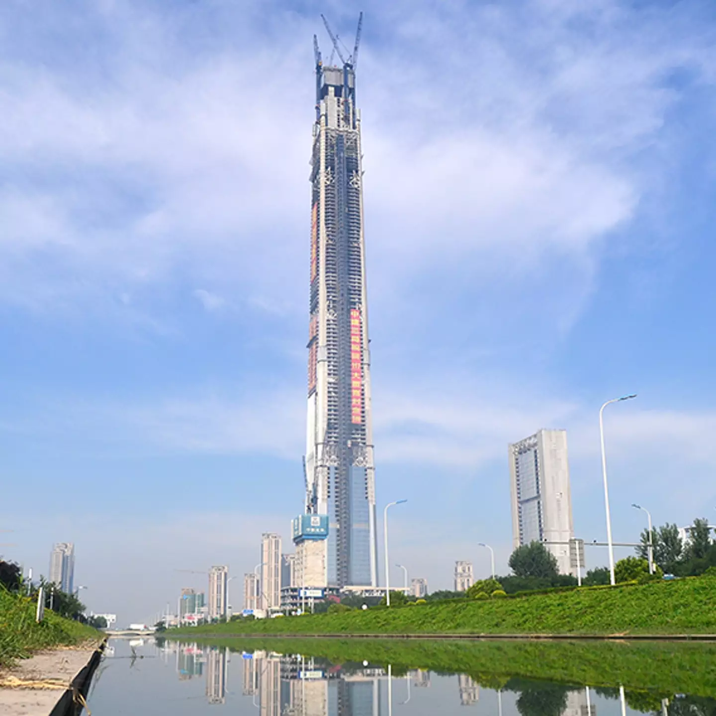 World's Tallest Abandoned Skyscraper: Construction To Restart After Decade-Long Halt World's Tallest Abandoned Skyscraper: Construction To Restart After Decade-Long Halt