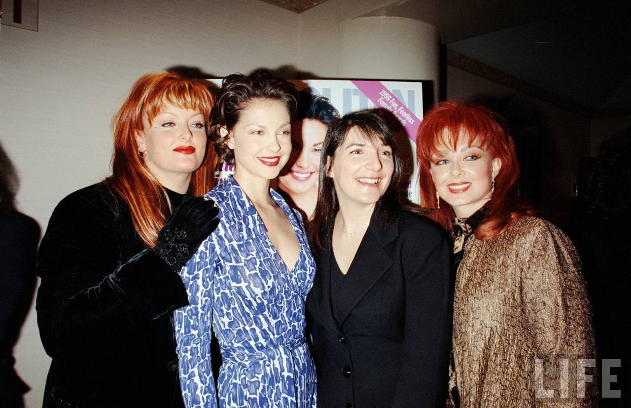 Wynonna & Ashley Judd: A Family Docuseries Reveals Untold Stories Wynonna & Ashley Judd: A Family Docuseries Reveals Untold Stories