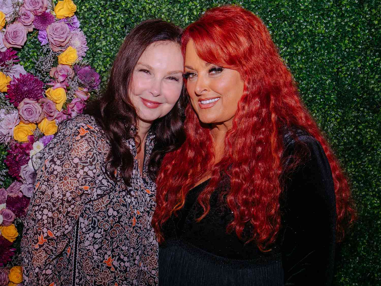 Wynonna And Ashley Judd Open Up About Family Life In New Docuseries Wynonna And Ashley Judd Open Up About Family Life In New Docuseries