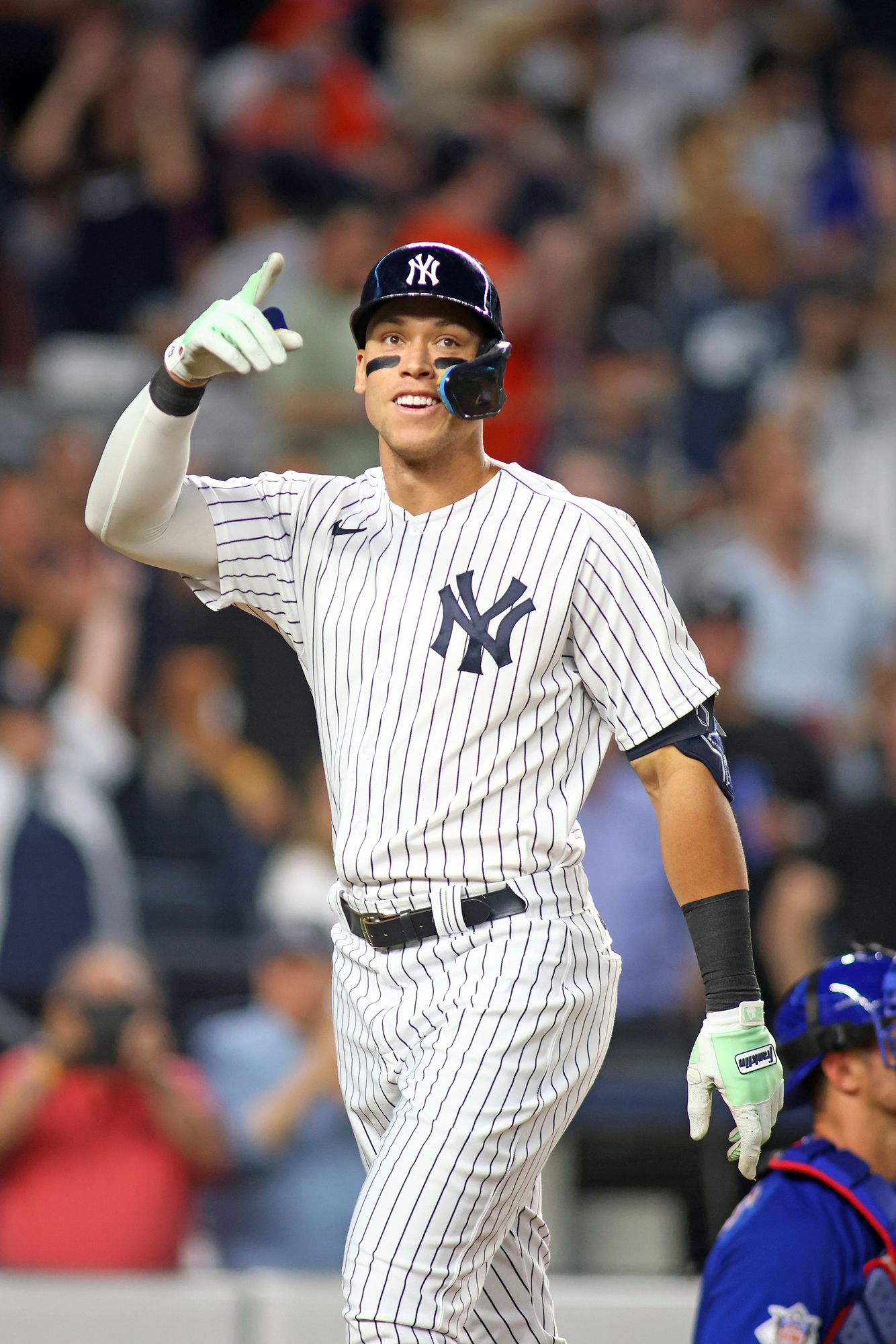 Yankees Smash Team Record With 9 Home Runs: Judge's 3 HRs Lead The Charge Yankees Smash Team Record With 9 Home Runs: Judge's 3 HRs Lead The Charge