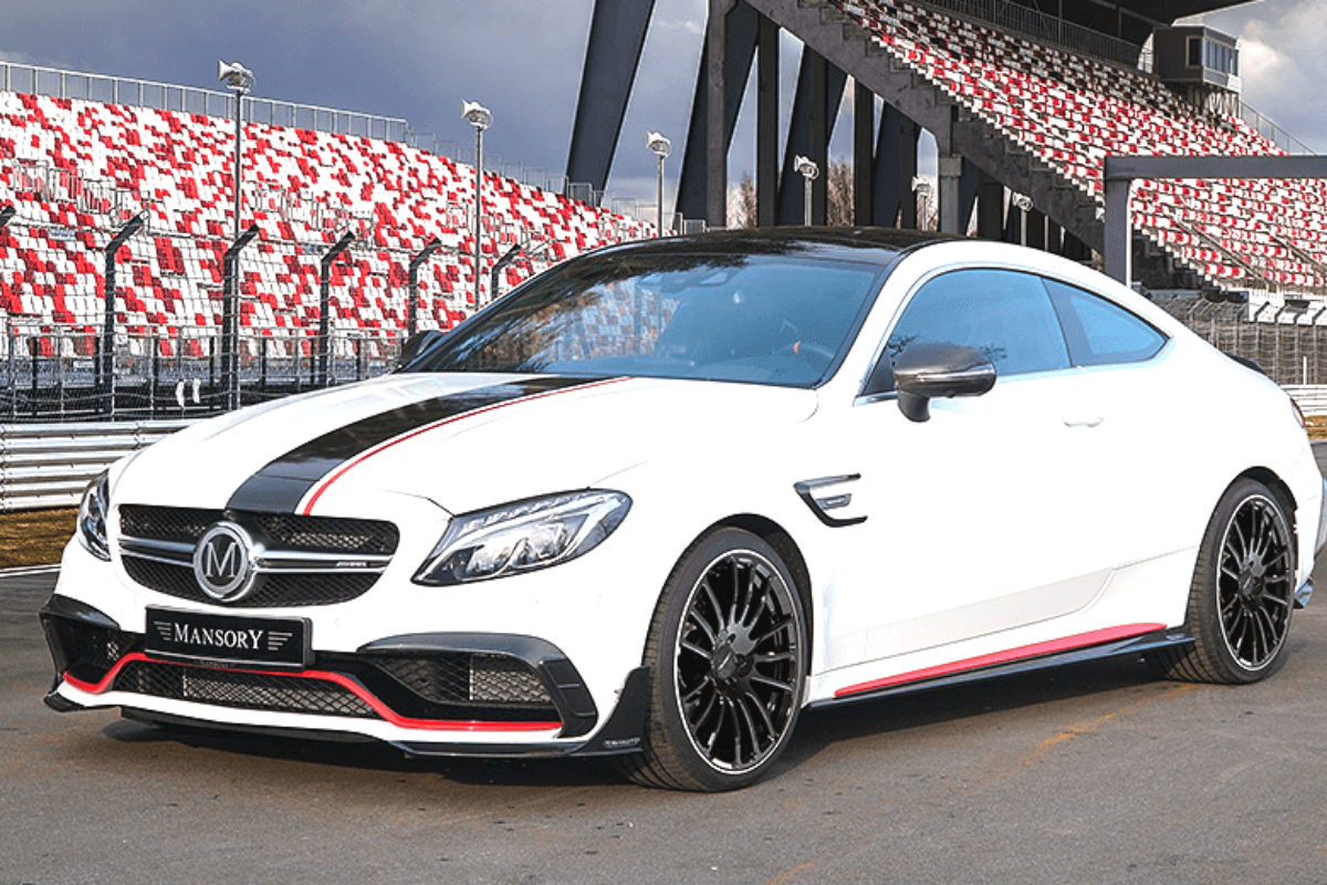 Юбилейный 300-й Подиум Mercedes: История Успеха Юбилейный 300-й Подиум Mercedes: История Успеха