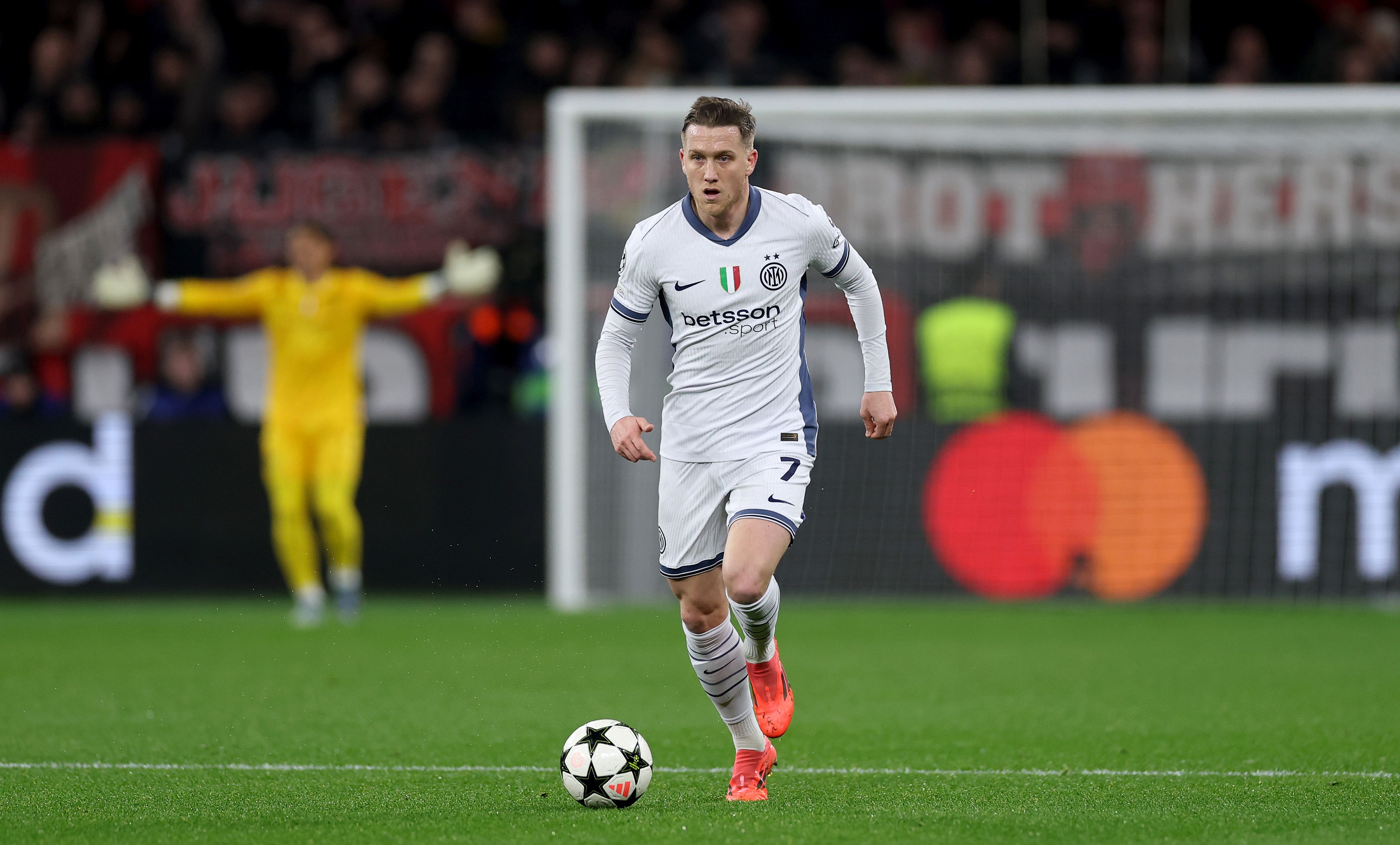 Zielinski's Calf Injury: Weeks Out For Inter Milan? Zielinski's Calf Injury: Weeks Out For Inter Milan?
